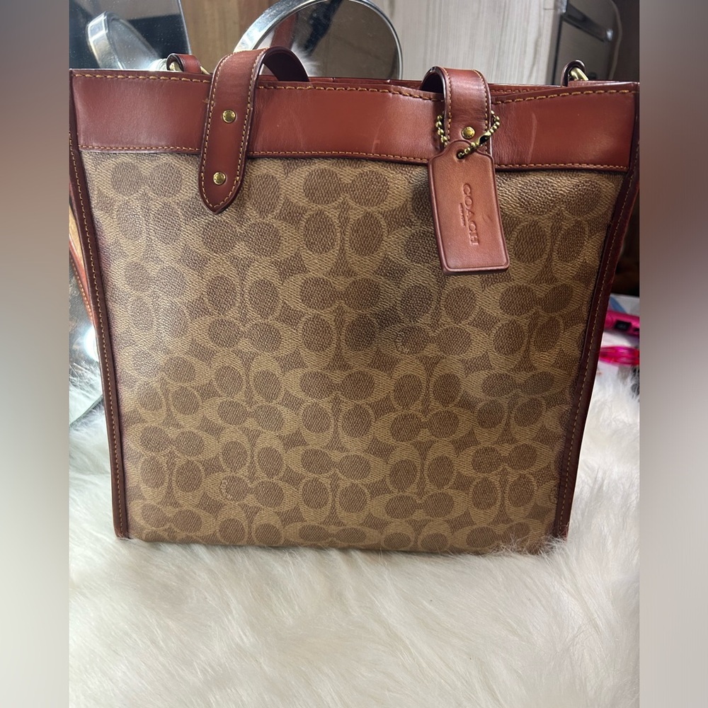 Coach Field Tote In Signature Canvas With Horse And Carriage Print